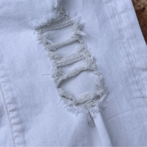 Express white distressed pant Sz 14s - Picture 3 of 8